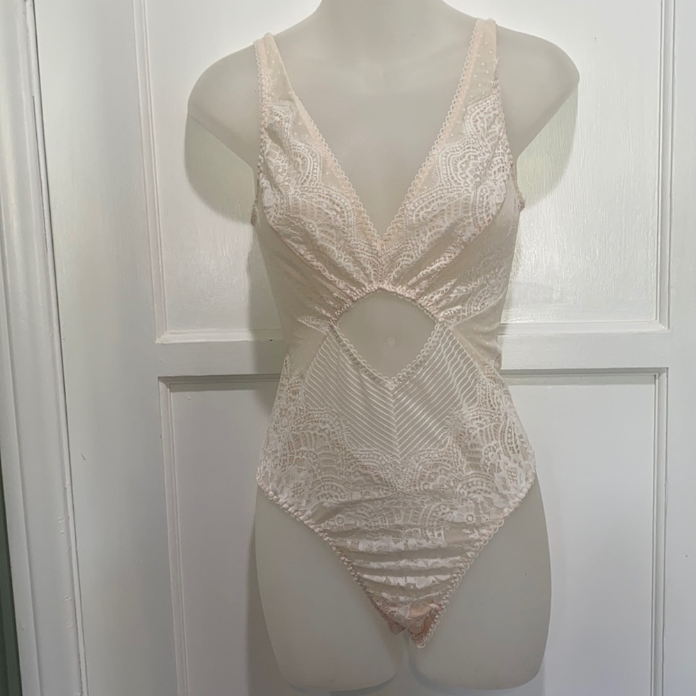 NWT Victoria Secret cream teddy small